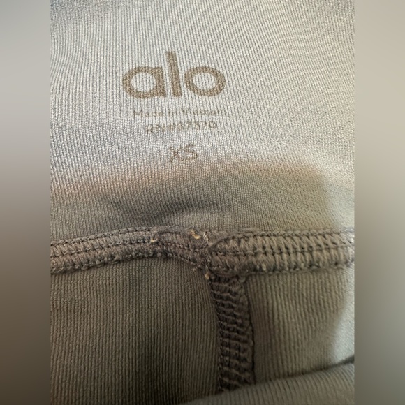 Alo High Waist Airbrush Light Blue Leggings - Picture 4 of 4